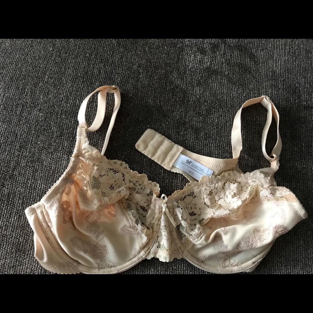 Wacoal 32d nude underwire bra